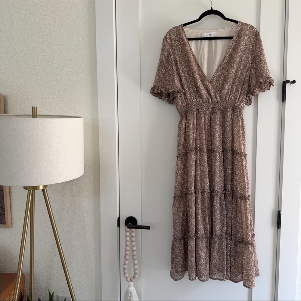 Carly Jean Los Angeles - Amelia Maxi Dress in Taupe Floral